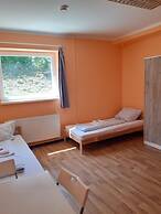 2-Rent Group Hostel Rooms&Apartments TUB19A