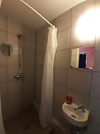 2-Rent Group Hostel Rooms&Apartments TUB19A
