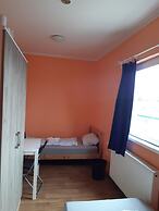 2-Rent Group Hostel Rooms&Apartments TUB19A