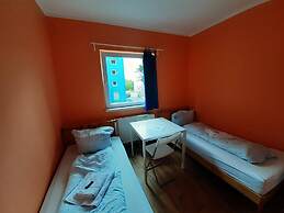 2-Rent Group Hostel Rooms&Apartments TUB19A
