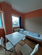 2-Rent Group Hostel Rooms&Apartments TUB19A