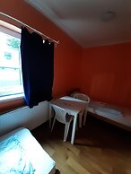 2-Rent Group Hostel Rooms&Apartments TUB19A