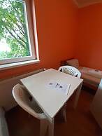 2-Rent Group Hostel Rooms&Apartments TUB19A