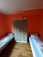 2-Rent Group Hostel Rooms&Apartments TUB19A