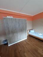 2-Rent Group Hostel Rooms&Apartments TUB19A