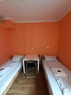 2-Rent Group Hostel Rooms&Apartments TUB19A