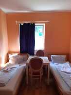 2-Rent Group Hostel Rooms&Apartments TUB19A
