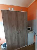 2-Rent Group Hostel Rooms&Apartments TUB19A