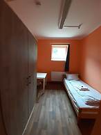 2-Rent Group Hostel Rooms&Apartments TUB19A