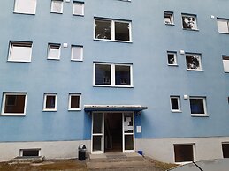 2-Rent Group Hostel Rooms&Apartments TUB19A