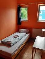 2-Rent Group Hostel Rooms&Apartments TUB19A