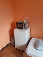 2-Rent Group Hostel Rooms&Apartments TUB19A