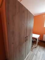 2-Rent Group Hostel Rooms&Apartments TUB19A