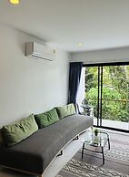 Hillside Haven-Luxury Room