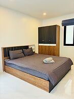 Hillside Haven-Luxury Room