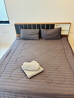 Hillside Haven-Luxury Room