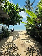 Beachfront Villa with Sunset