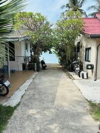 Beachfront Villa with Sunset