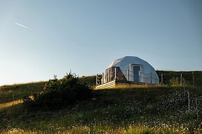 Stargazing Glamping Domes Golte