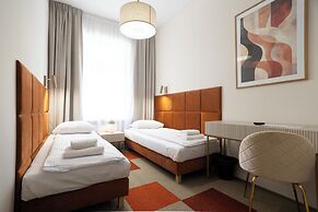Moon ApartHotel