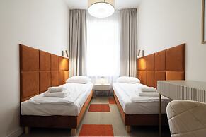 Moon ApartHotel