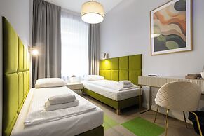 Moon ApartHotel