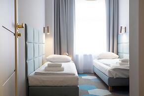 Moon ApartHotel