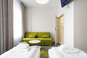 Moon ApartHotel