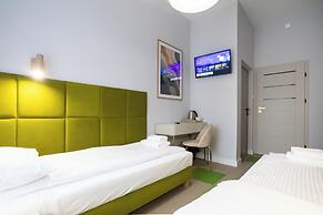 Moon ApartHotel