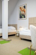 Moon ApartHotel