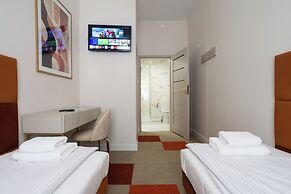 Moon ApartHotel
