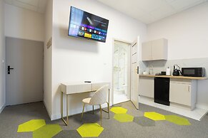 Moon ApartHotel