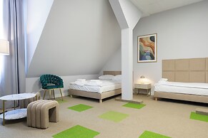 Moon ApartHotel