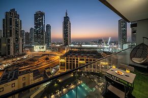 Delujo Stays – Burj Crown Collection