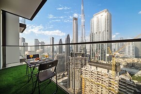 Delujo Stays – Burj Crown Collection