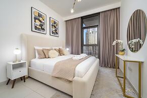 Delujo Stays – Burj Crown Collection