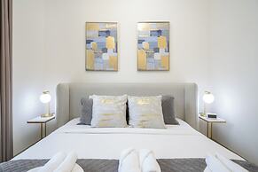Delujo Stays – Burj Crown Collection