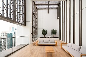 Delujo Stays – Burj Crown Collection