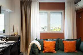 Colorful Bright 2BR on Iconic Calea Victoriei