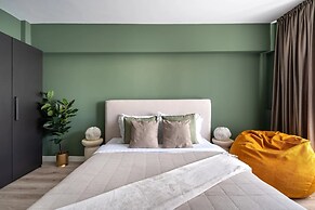 Colorful Bright 2BR on Iconic Calea Victoriei