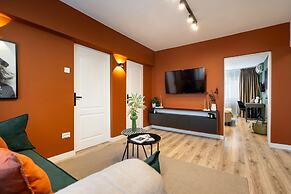 Colorful Bright 2BR on Iconic Calea Victoriei
