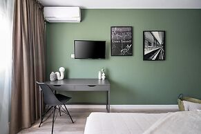 Colorful Bright 2BR on Iconic Calea Victoriei