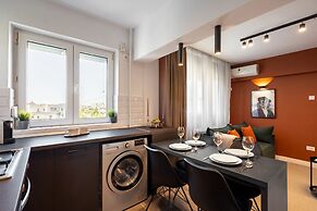 Colorful Bright 2BR on Iconic Calea Victoriei