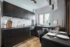 Colorful Bright 2BR on Iconic Calea Victoriei
