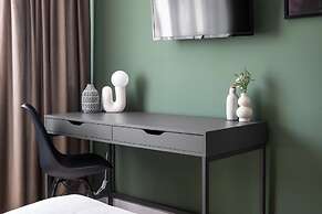 Colorful Bright 2BR on Iconic Calea Victoriei