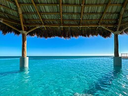 2BR Iconic Oceanfront Escape