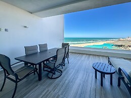 2BR Iconic Oceanfront Escape