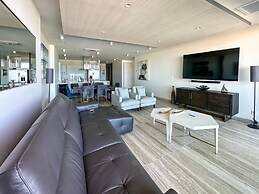 2BR Iconic Oceanfront Escape