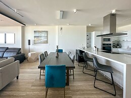 2BR Iconic Oceanfront Escape