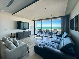 2BR Iconic Oceanfront Escape